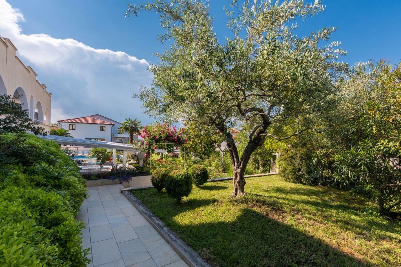 Pansion Dujmovic 1 Apartamento Malinska Exterior foto